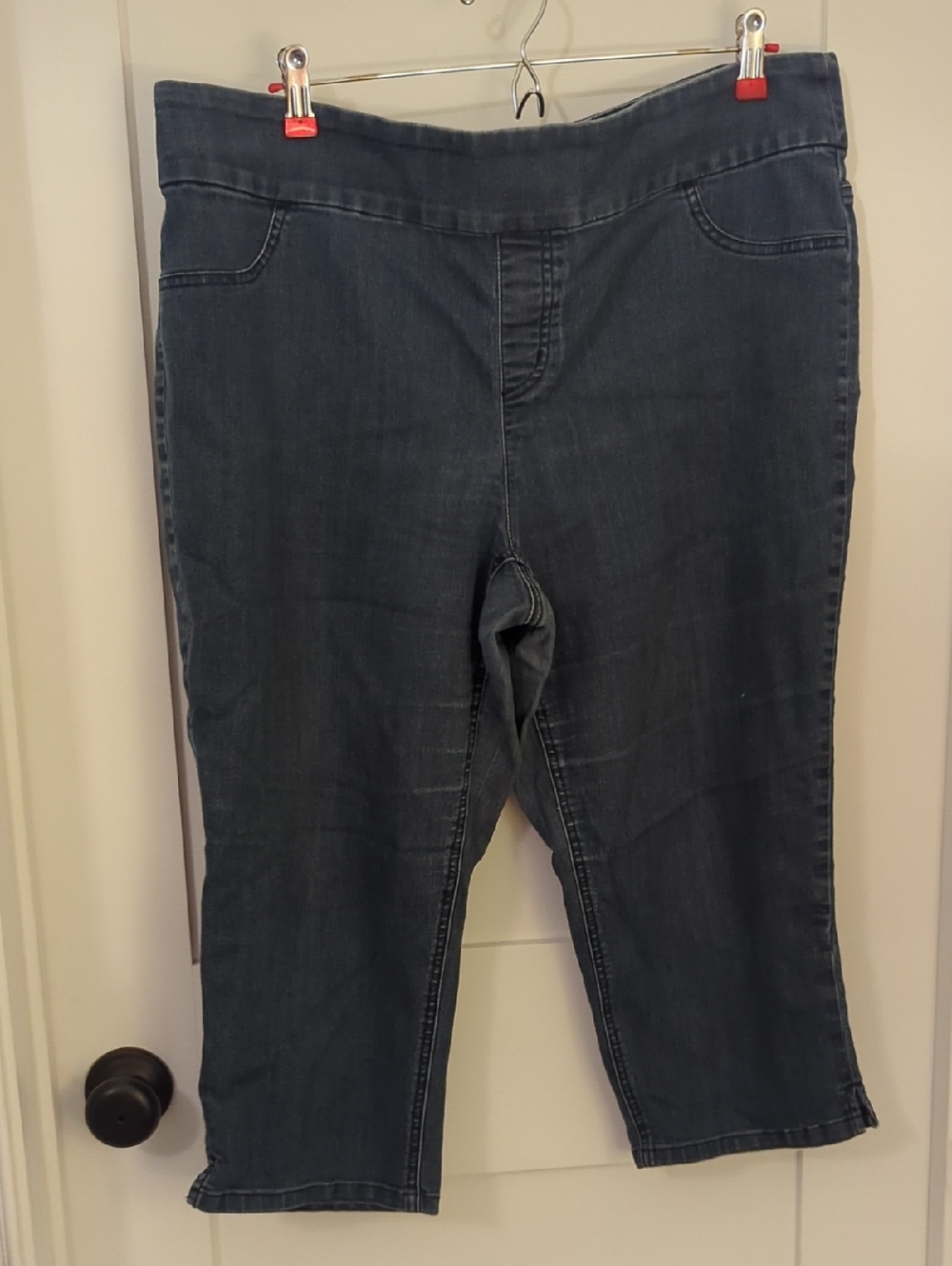 Chico's Dark Blue Cropped Stretch Jeans